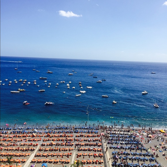 Meet your Posher! - Picture 4 of 8